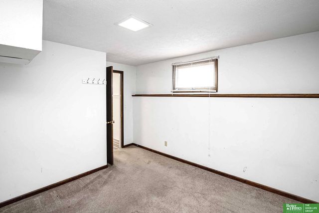 9544 Sprague Street, Omaha, NE 68134