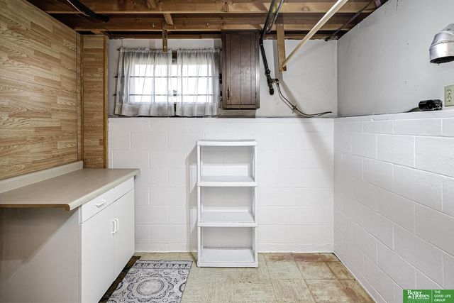 9544 Sprague Street, Omaha, NE 68134