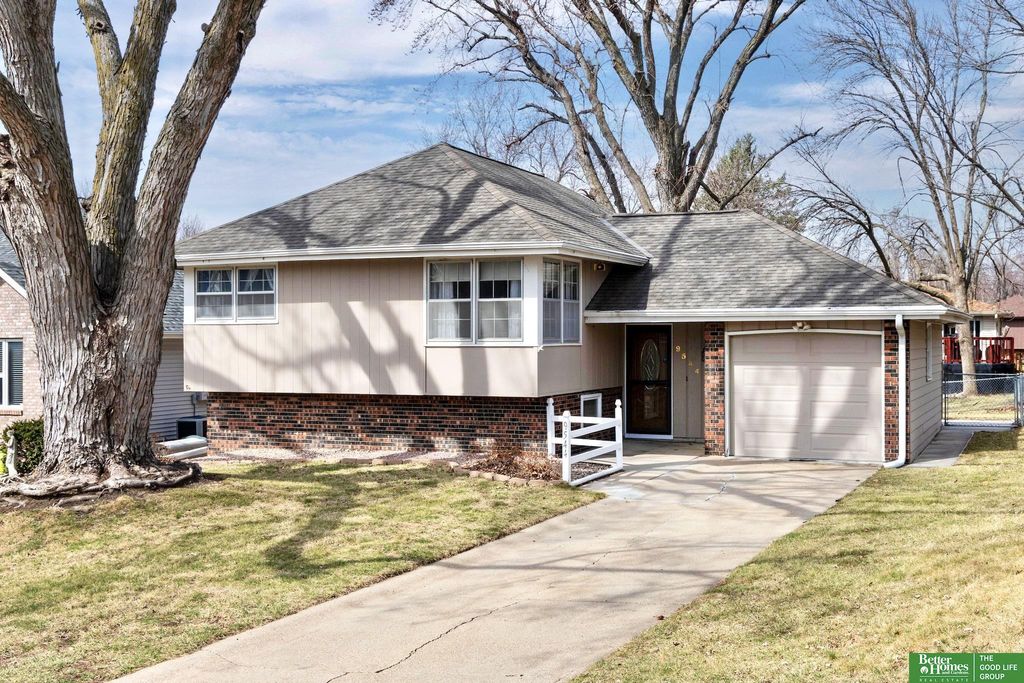 9544 Sprague Street, Omaha, NE 68134