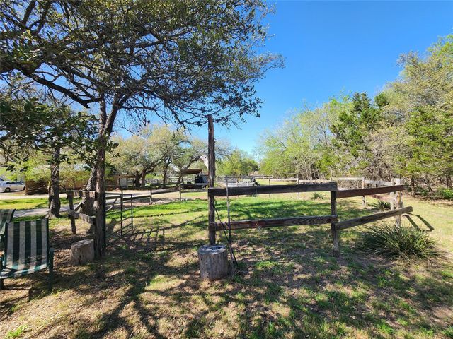 200 Little Barton DR, Dripping Springs, TX 78620