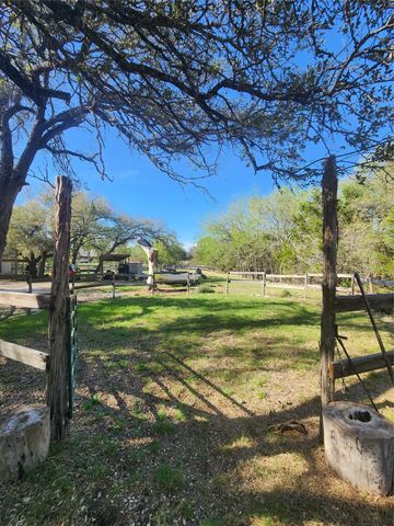200 Little Barton DR, Dripping Springs, TX 78620