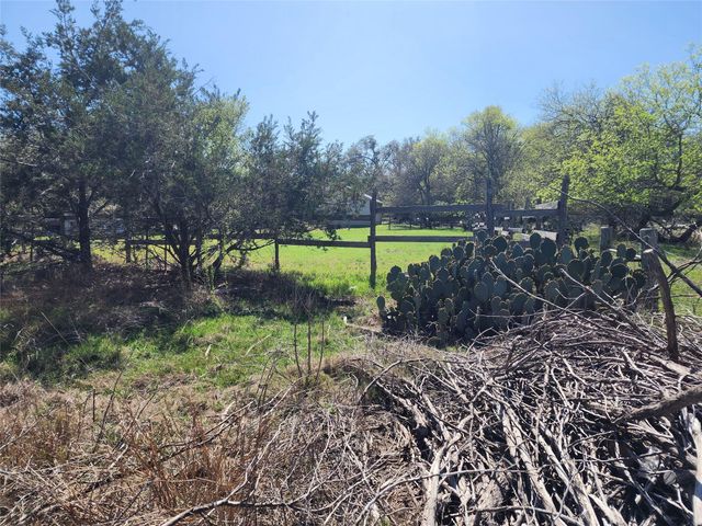 200 Little Barton DR, Dripping Springs, TX 78620