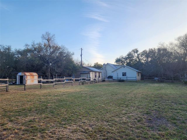 200 Little Barton DR, Dripping Springs, TX 78620