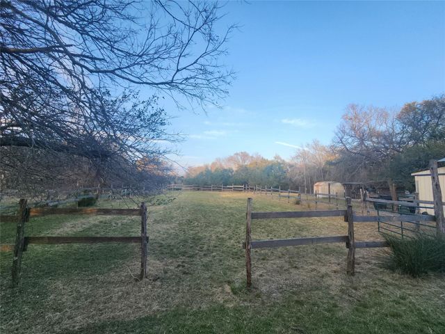 200 Little Barton DR, Dripping Springs, TX 78620