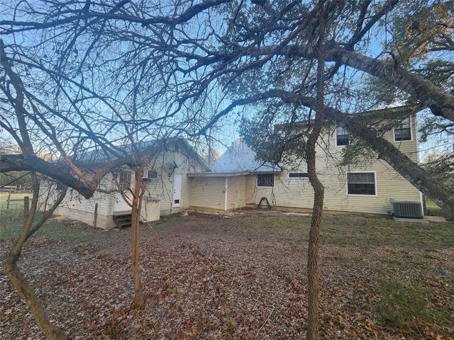 200 Little Barton DR, Dripping Springs, TX 78620