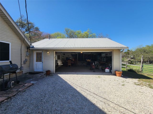 200 Little Barton DR, Dripping Springs, TX 78620