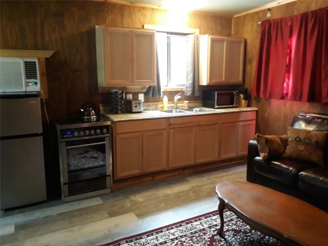 200 Little Barton DR, Dripping Springs, TX 78620