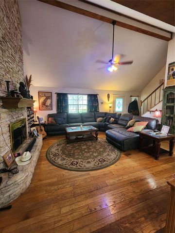 200 Little Barton DR, Dripping Springs, TX 78620