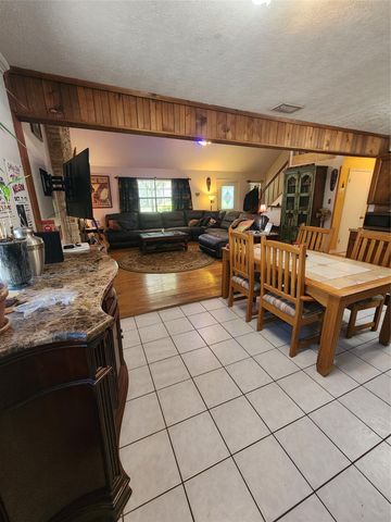 200 Little Barton DR, Dripping Springs, TX 78620