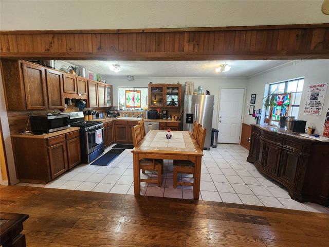 200 Little Barton DR, Dripping Springs, TX 78620