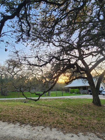 200 Little Barton DR, Dripping Springs, TX 78620