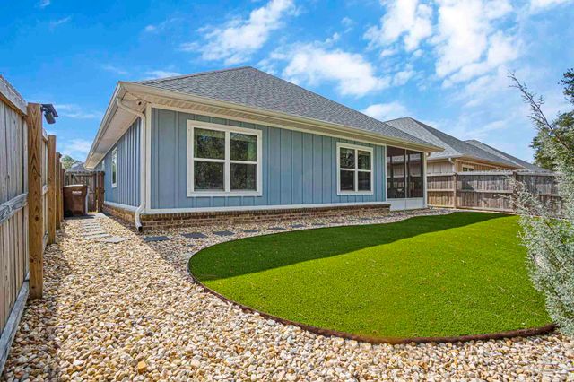 3179 Heritage Oaks Cir, Navarre, FL 32566