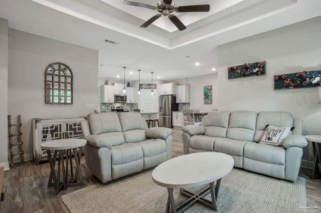 3179 Heritage Oaks Cir, Navarre, FL 32566