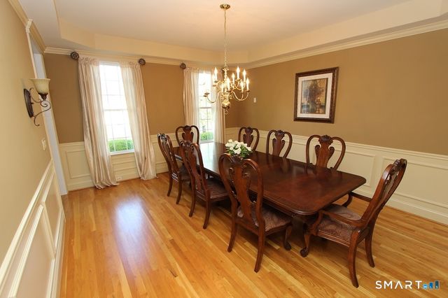 19 Devonshire Court, Avon, CT 06001