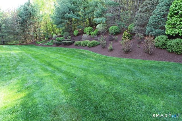 19 Devonshire Court, Avon, CT 06001
