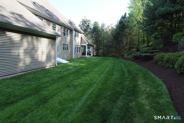19 Devonshire Court, Avon, CT 06001