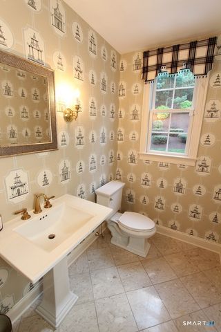19 Devonshire Court, Avon, CT 06001