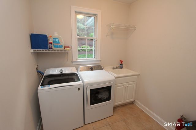 19 Devonshire Court, Avon, CT 06001