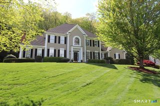 19 Devonshire Court, Avon, CT 06001