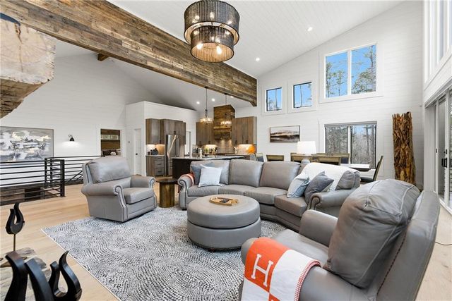 107 Cool Crk Trl, Blue Ridge, GA 30513