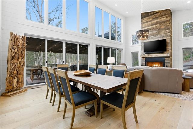 107 Cool Crk Trl, Blue Ridge, GA 30513