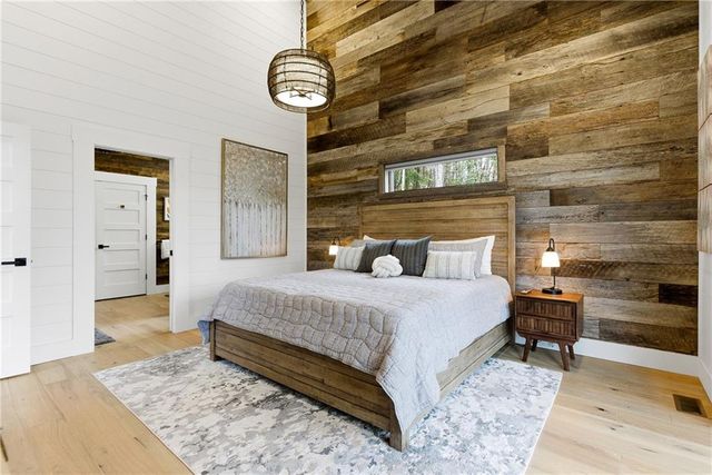 107 Cool Crk Trl, Blue Ridge, GA 30513