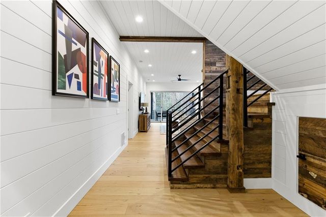 107 Cool Crk Trl, Blue Ridge, GA 30513