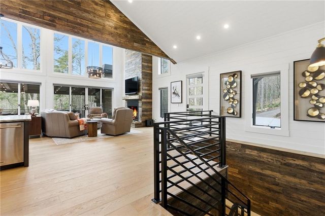 107 Cool Crk Trl, Blue Ridge, GA 30513