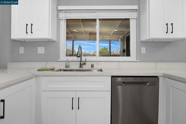 1593 Norine Dr, Pittsburg, CA 94565