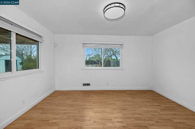 1593 Norine Dr, Pittsburg, CA 94565