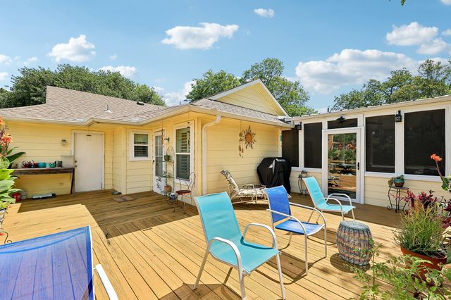 94 Louise ST, Elgin, TX 78621