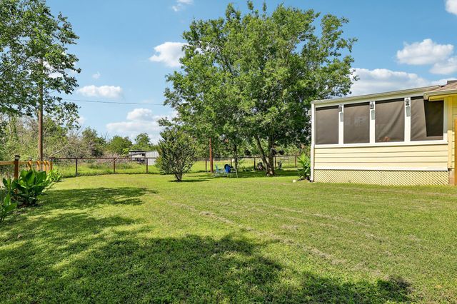 94 Louise ST, Elgin, TX 78621
