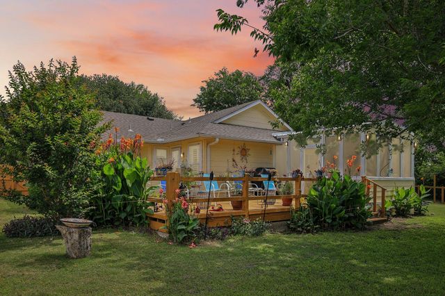 94 Louise ST, Elgin, TX 78621
