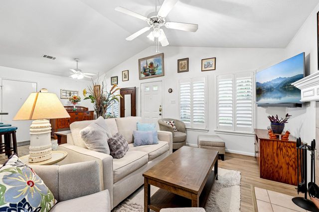 94 Louise ST, Elgin, TX 78621