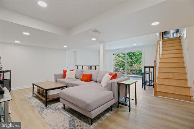 325 N MANCHESTER ST, Arlington, VA 22203