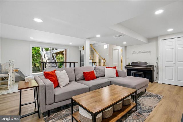 325 N MANCHESTER ST, Arlington, VA 22203