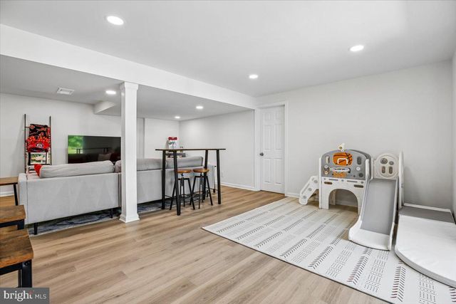 325 N MANCHESTER ST, Arlington, VA 22203