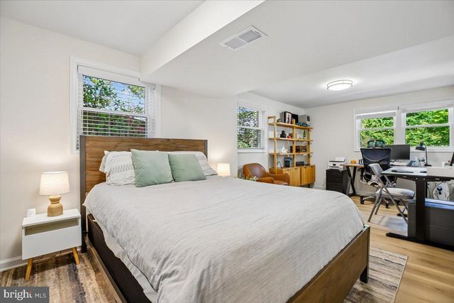 325 N MANCHESTER ST, Arlington, VA 22203