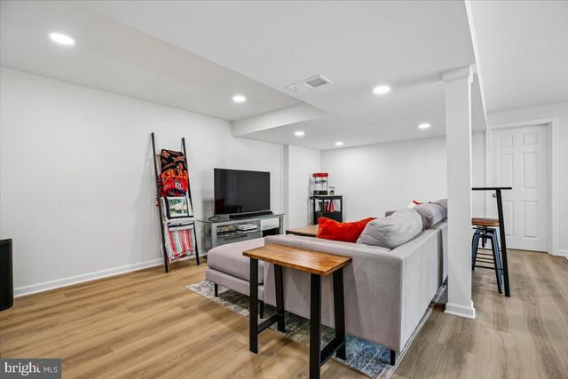 325 N MANCHESTER ST, Arlington, VA 22203