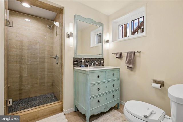 325 N MANCHESTER ST, Arlington, VA 22203