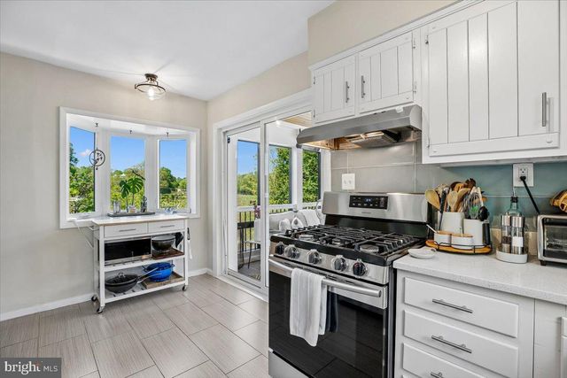 325 N MANCHESTER ST, Arlington, VA 22203