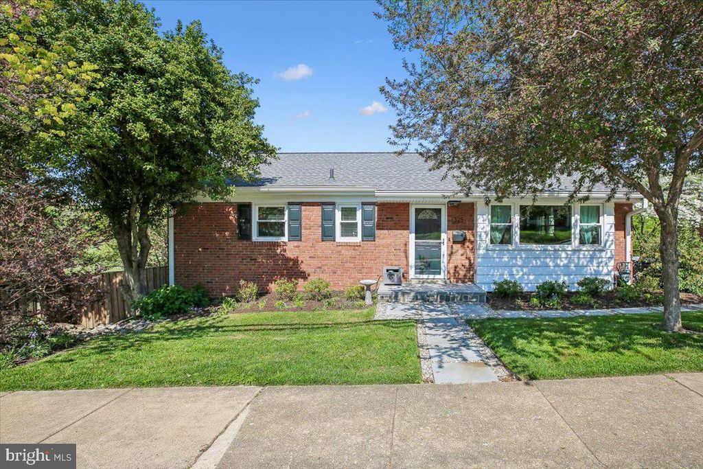 325 N MANCHESTER ST, Arlington, VA 22203
