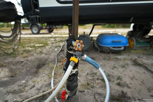 12937 FM 743, Kenedy, TX 78119