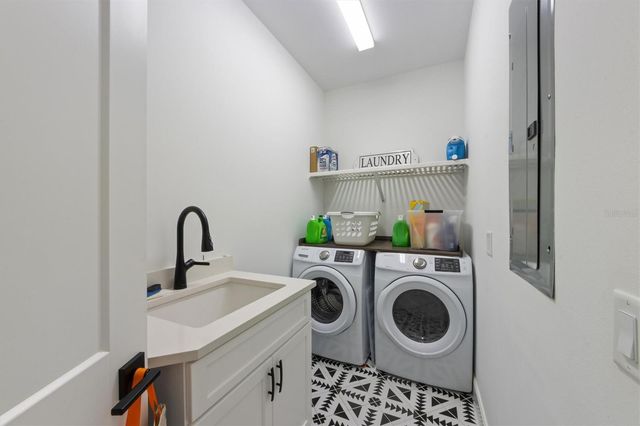 211 81ST STREET B, Holmes Beach, FL 34217