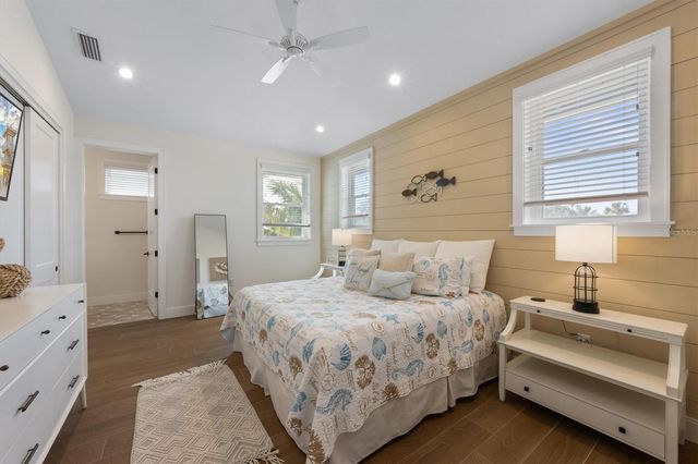 211 81ST STREET B, Holmes Beach, FL 34217