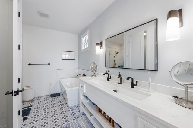 211 81ST STREET B, Holmes Beach, FL 34217