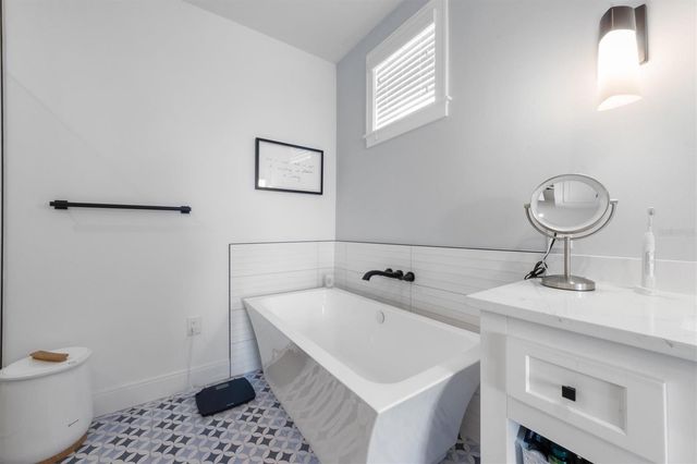 211 81ST STREET B, Holmes Beach, FL 34217