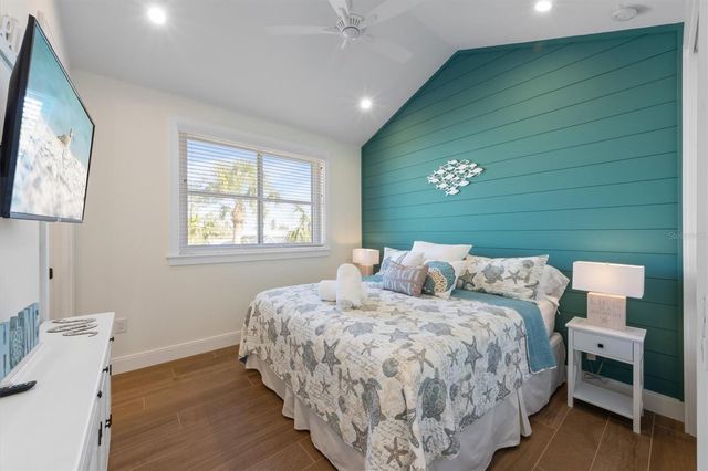 211 81ST STREET B, Holmes Beach, FL 34217