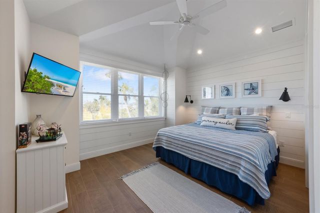 211 81ST STREET B, Holmes Beach, FL 34217