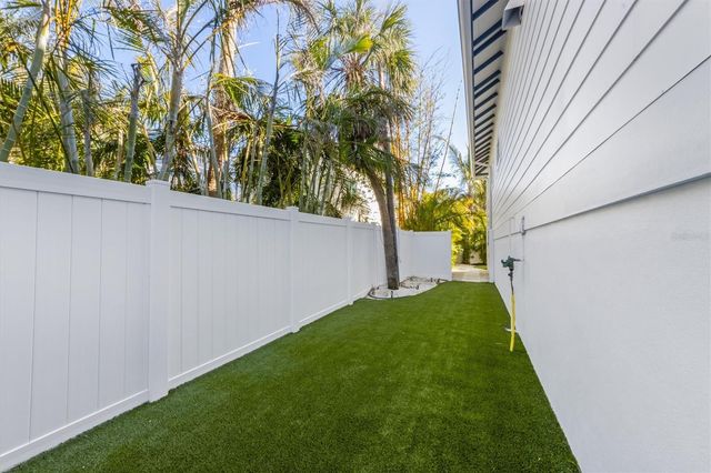 211 81ST STREET B, Holmes Beach, FL 34217